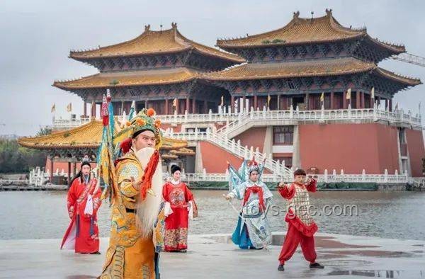 清明上河园革新演绎：猴戏新解，重塑文化传承